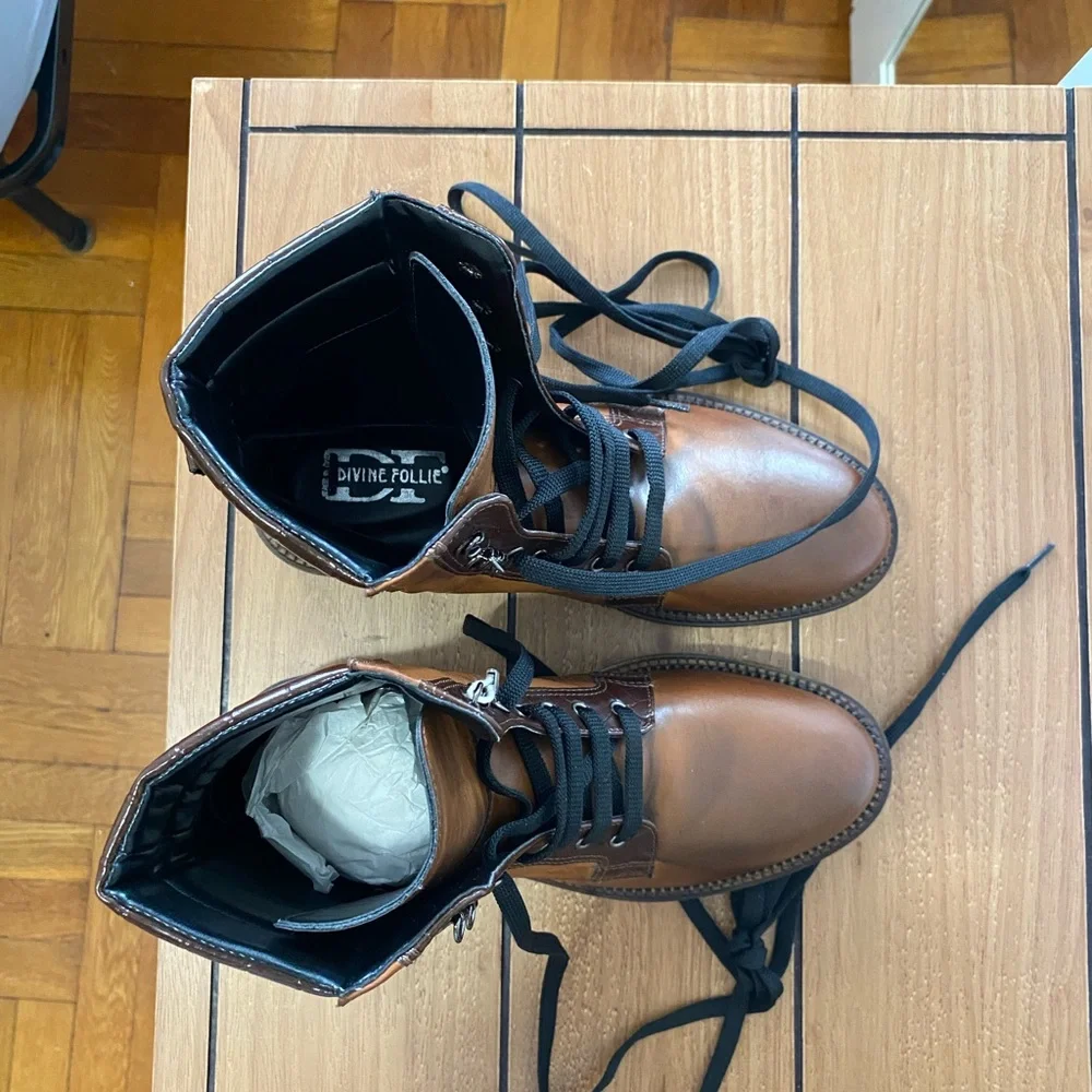 NWOT DIVINE FOLLIE Leather boots Made in Italy - Size 36 - Picture 7 of 8